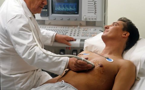 Электрокардиография — обязательный диагностический метод при подозрении на гипертоническую болезнь