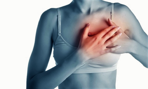 Экстрасистола может вызвать, на 1-2″, острую боль в области верхушки сердца