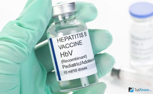 Куда делается прививка от гепатита В?