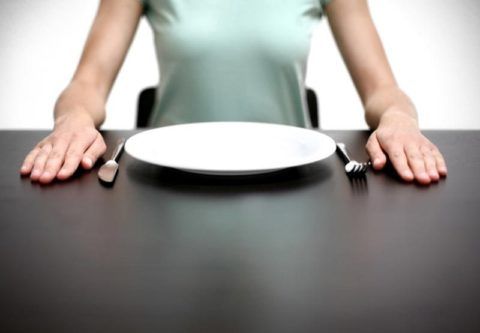 Голодание и недостаток питательных веществ в организме – причина развития миокардиострофии.