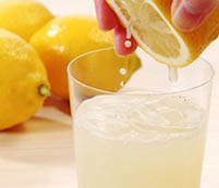 Польза воды с лимонным соком